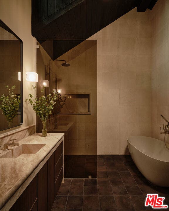 851 Strada Vecchia Road, Los Angeles, CA 90077 851 Strada Vecchia Road, Los Angeles, CA 90077