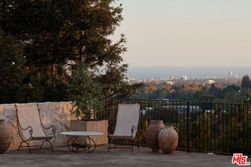 851 Strada Vecchia Road, Los Angeles, CA 90077 851 Strada Vecchia Road, Los Angeles, CA 90077