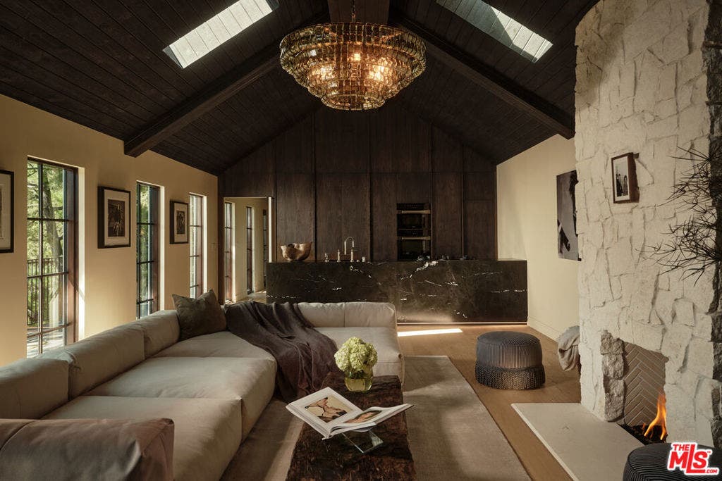 851 Strada Vecchia Road, Los Angeles, CA 90077 851 Strada Vecchia Road, Los Angeles, CA 90077