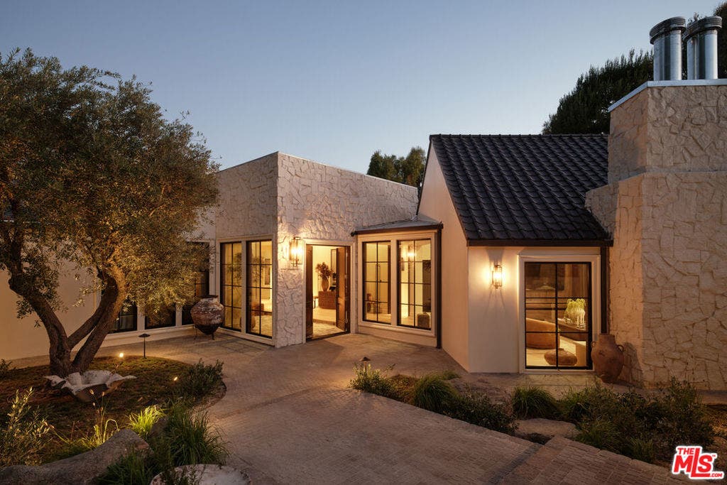851 Strada Vecchia Road, Los Angeles, CA 90077 851 Strada Vecchia Road, Los Angeles, CA 90077