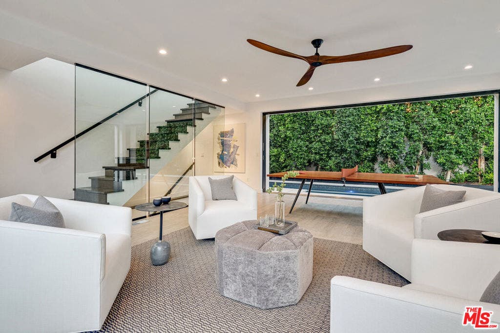 810 N Orlando Avenue, Los Angeles, CA 90069