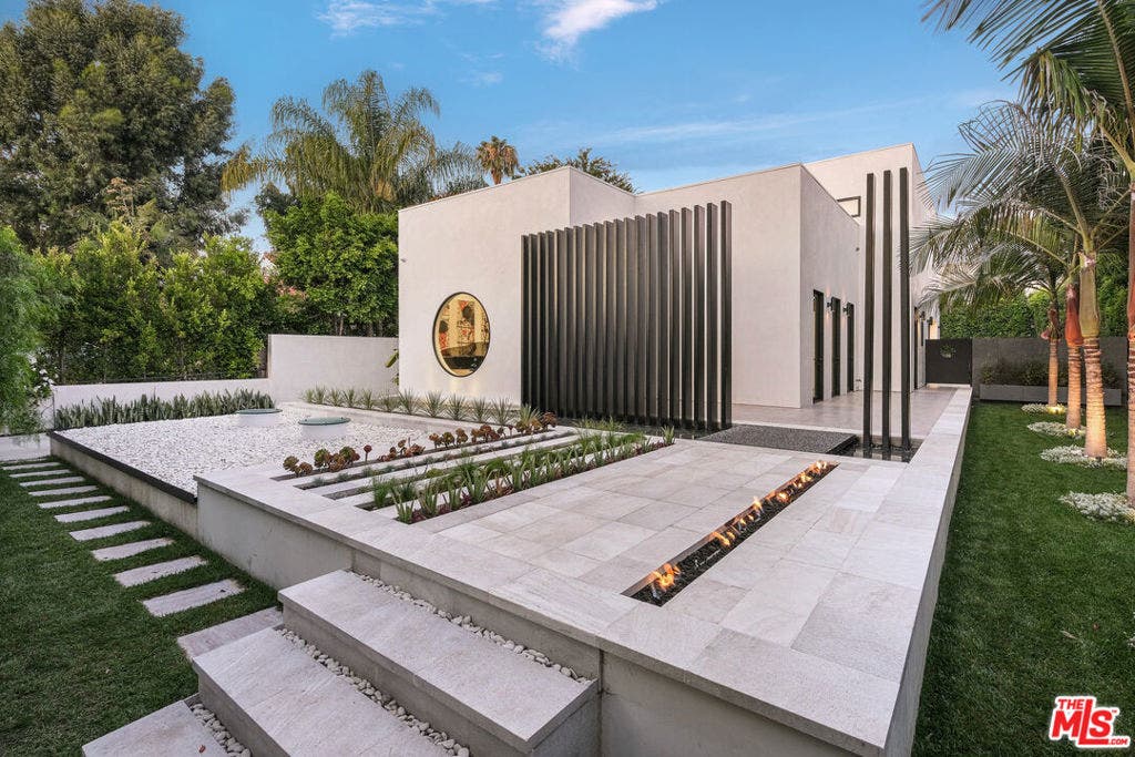 810 N Orlando Avenue, Los Angeles, CA 90069