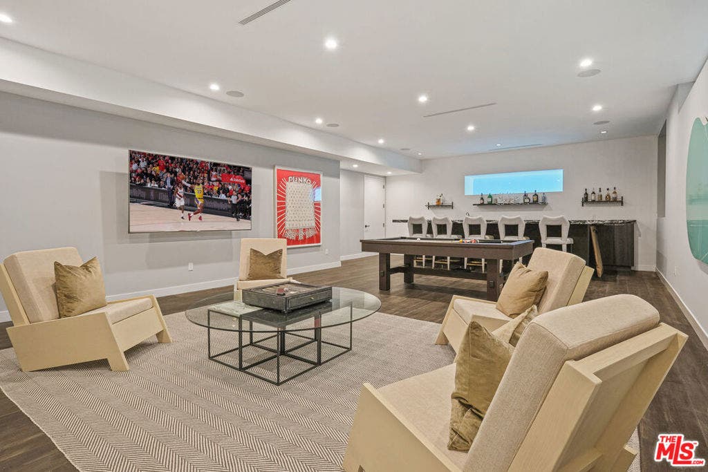810 N Orlando Avenue, Los Angeles, CA 90069
