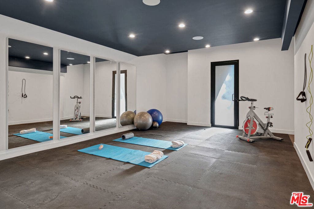 810 N Orlando Avenue, Los Angeles, CA 90069