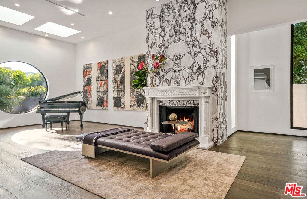 810 N Orlando Avenue, Los Angeles, CA 90069