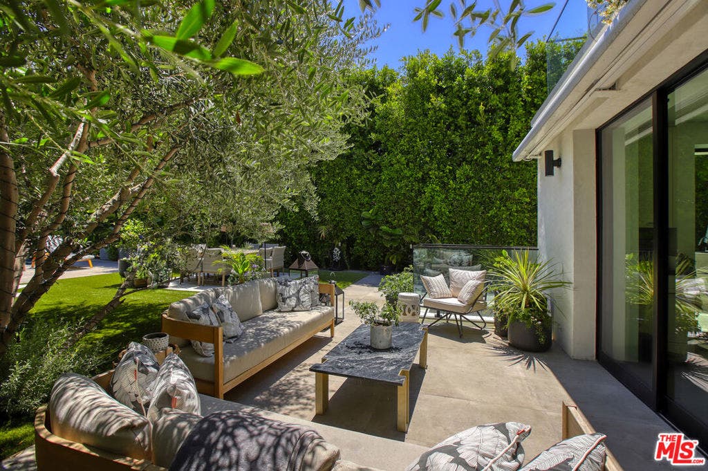 810 N Orlando Avenue, Los Angeles, CA 90069