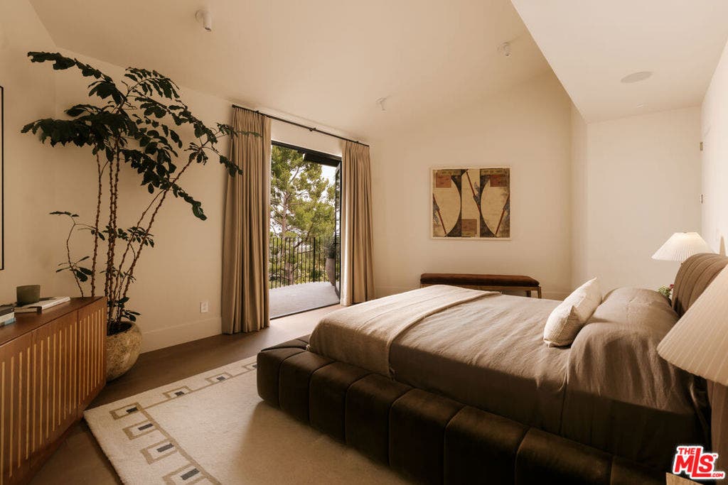 1122 La Altura Road, Beverly Hills, CA 90210 1122 La Altura Road, Beverly Hills, CA 90210