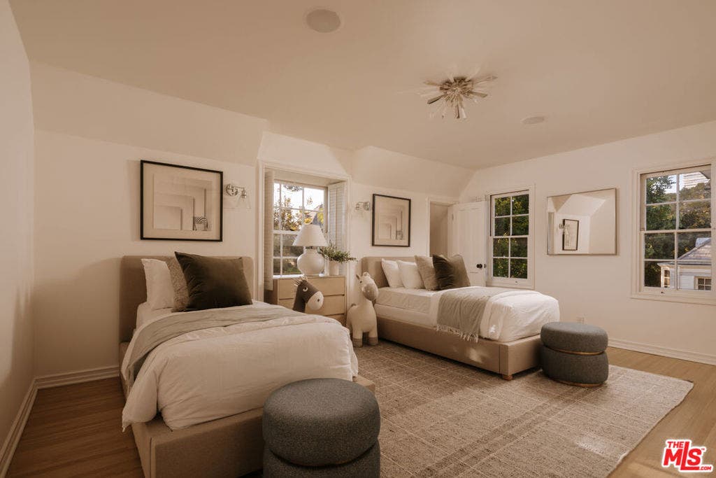 628 N Sierra Drive, Beverly Hills, CA 90210