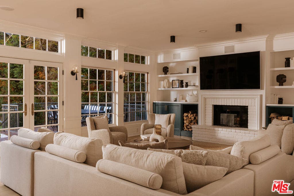 628 N Sierra Drive, Beverly Hills, CA 90210