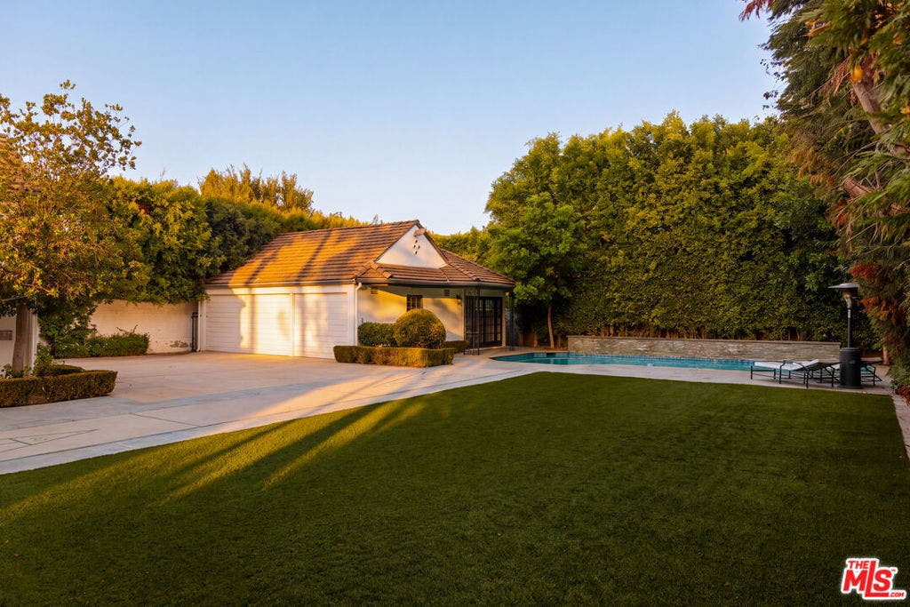 628 N Sierra Drive, Beverly Hills, CA 90210