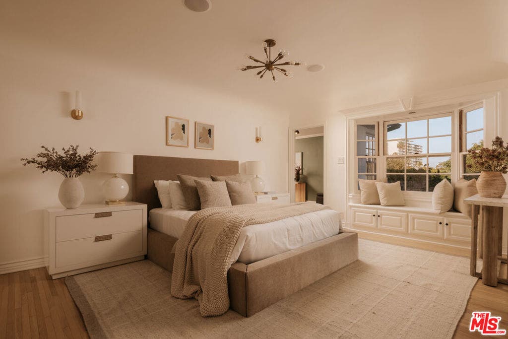 628 N Sierra Drive, Beverly Hills, CA 90210