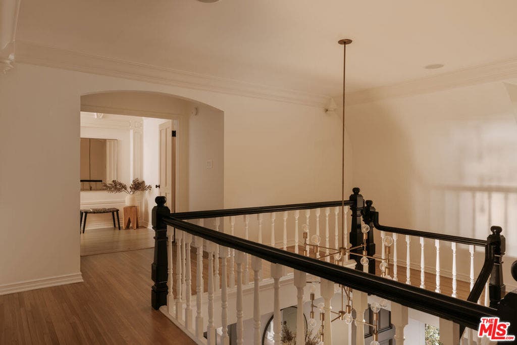 628 N Sierra Drive, Beverly Hills, CA 90210