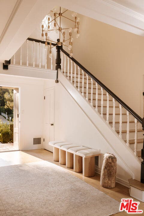 628 N Sierra Drive, Beverly Hills, CA 90210