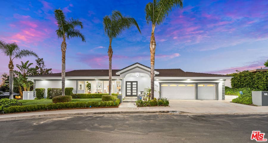 Property photo for 16053 SABANA Lane, Encino, CA
