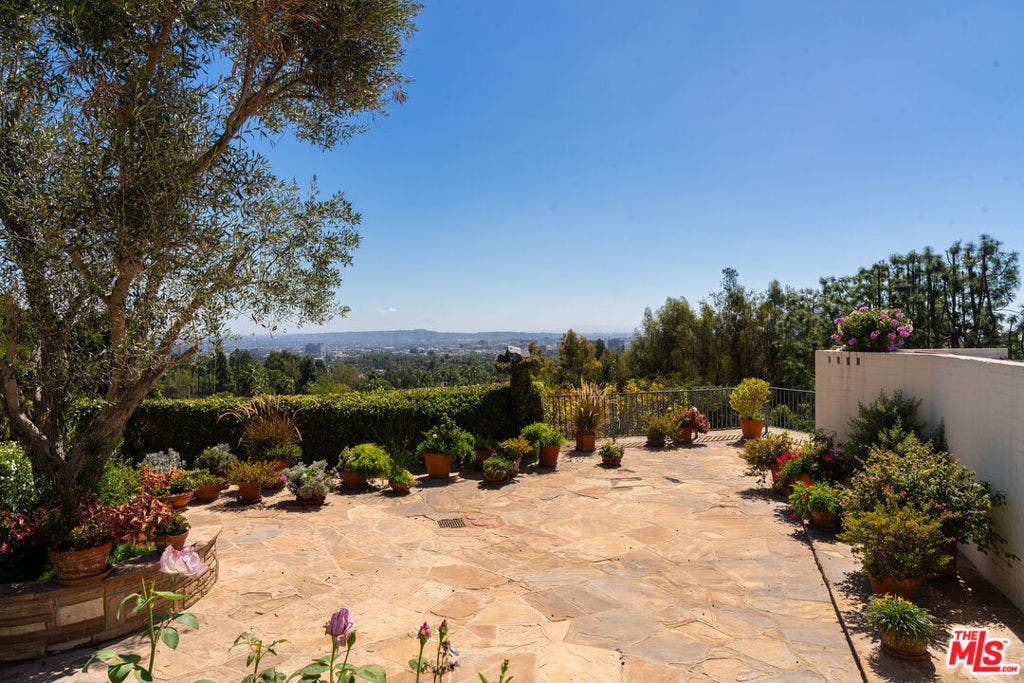 1000 N Alpine Drive, Beverly Hills, CA 90210
