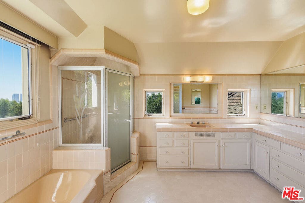 1000 N Alpine Drive, Beverly Hills, CA 90210
