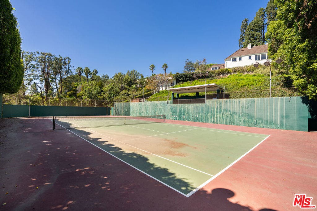 1000 N Alpine Drive, Beverly Hills, CA 90210