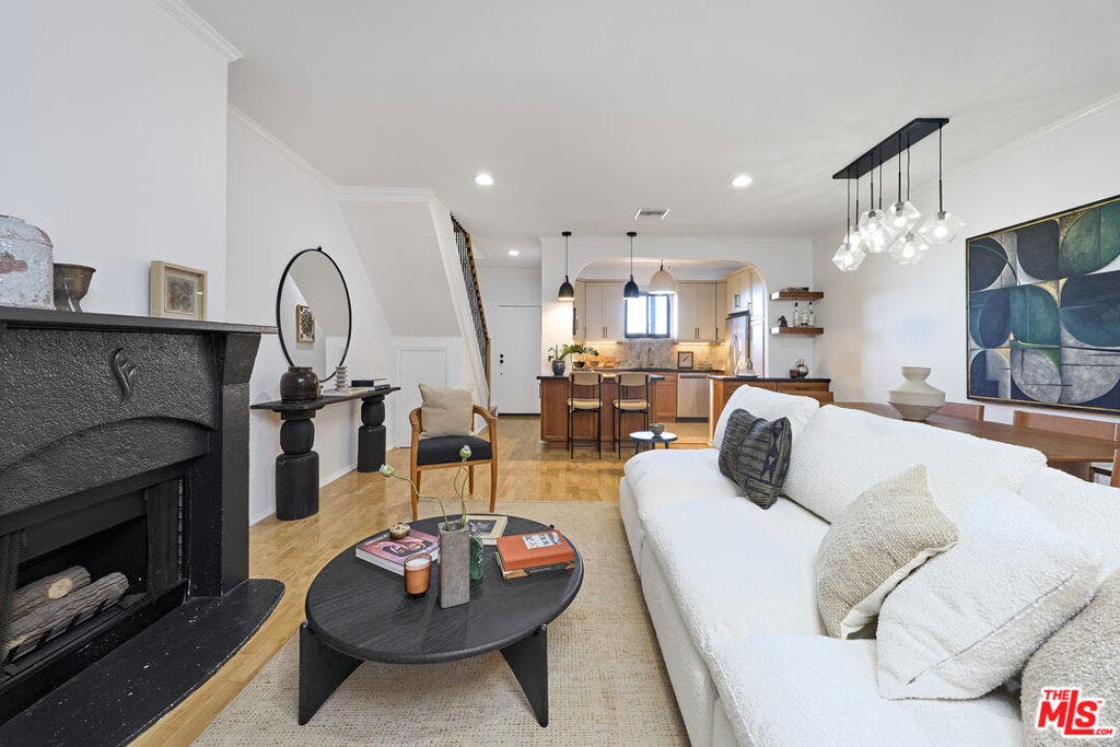 828 N Hudson Avenue, #214, Los Angeles, CA 90038