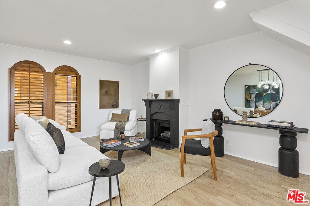 828 N Hudson Avenue, #214, Los Angeles, CA 90038