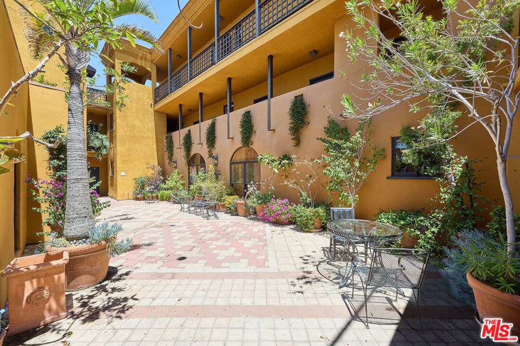 828 N Hudson Avenue, #214, Los Angeles, CA 90038