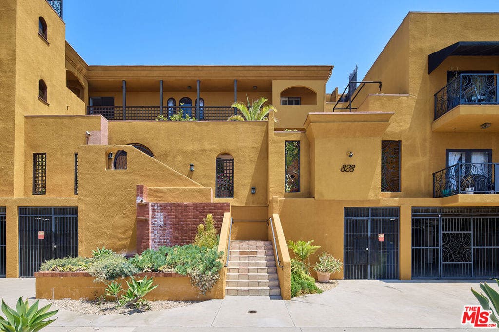 828 N Hudson Avenue, #214, Los Angeles, CA 90038
