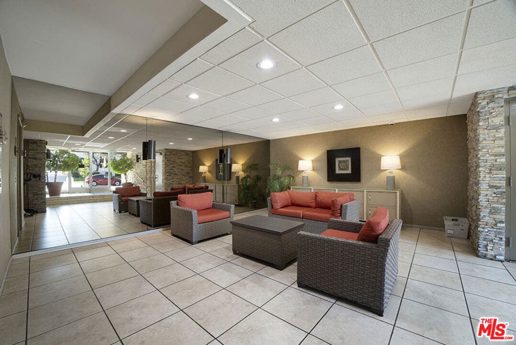 525 N Sycamore Avenue, #306, Los Angeles, CA 90036 525 N Sycamore Avenue, #306, Los Angeles, CA 90036