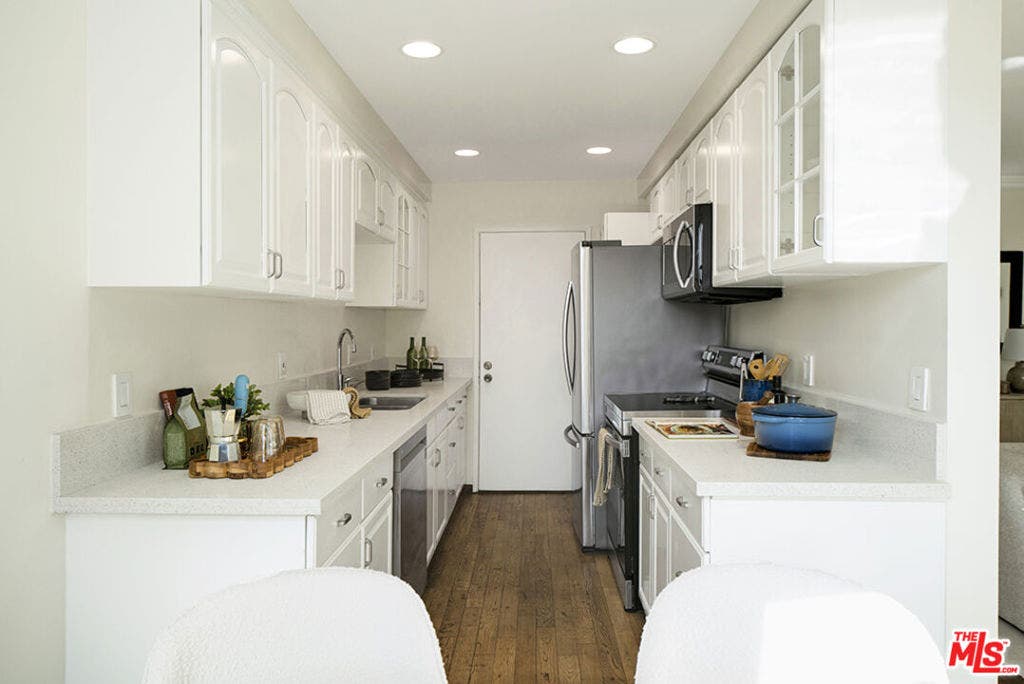 525 N Sycamore Avenue, #306, Los Angeles, CA 90036 525 N Sycamore Avenue, #306, Los Angeles, CA 90036
