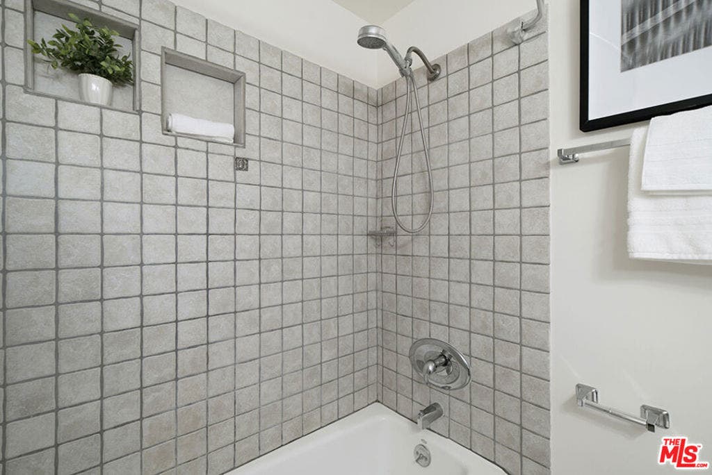 525 N Sycamore Avenue, #306, Los Angeles, CA 90036 525 N Sycamore Avenue, #306, Los Angeles, CA 90036