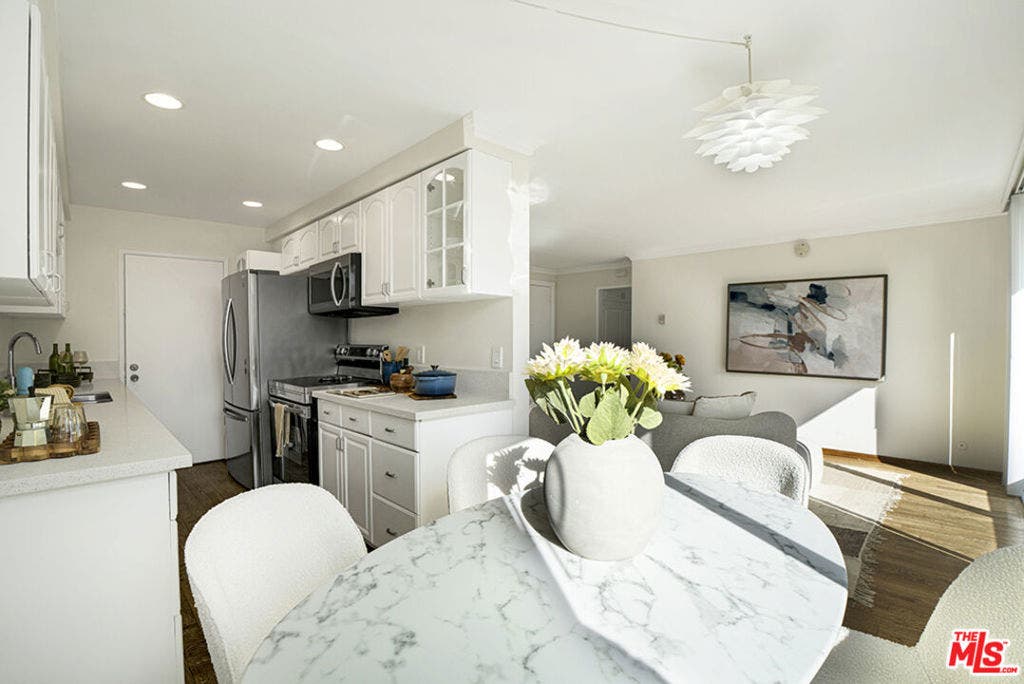 525 N Sycamore Avenue, #306, Los Angeles, CA 90036 525 N Sycamore Avenue, #306, Los Angeles, CA 90036