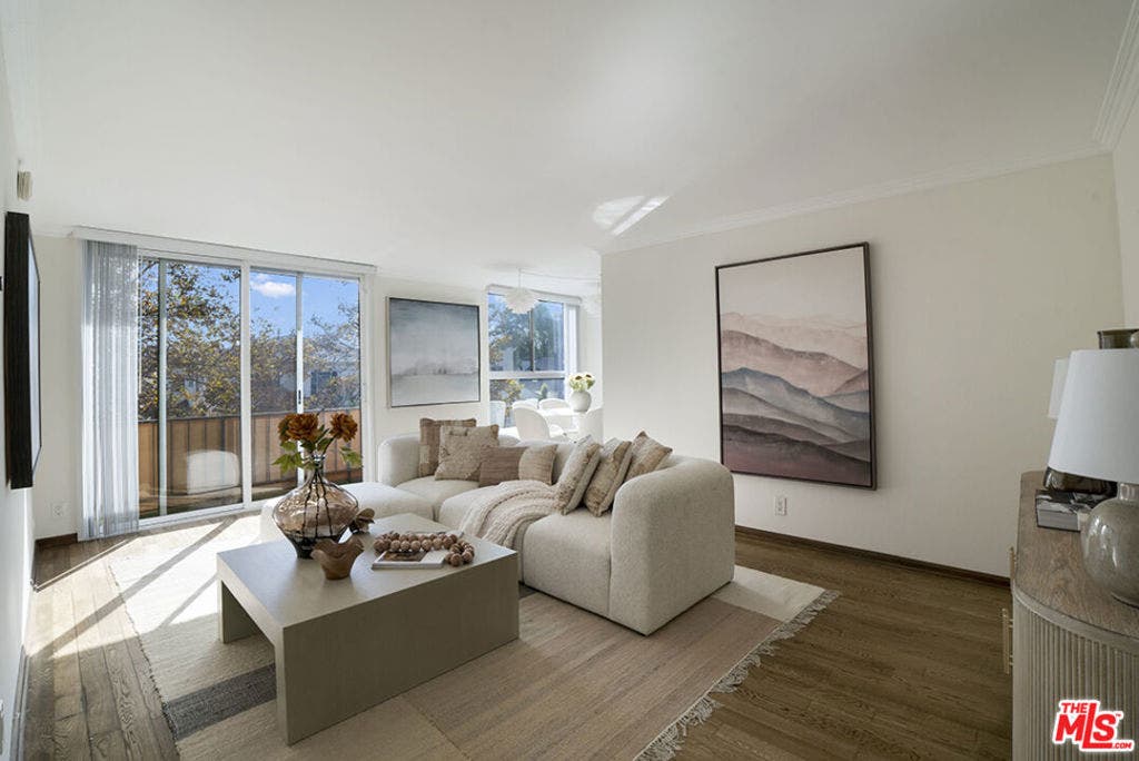 525 N Sycamore Avenue, #306, Los Angeles, CA 90036 525 N Sycamore Avenue, #306, Los Angeles, CA 90036
