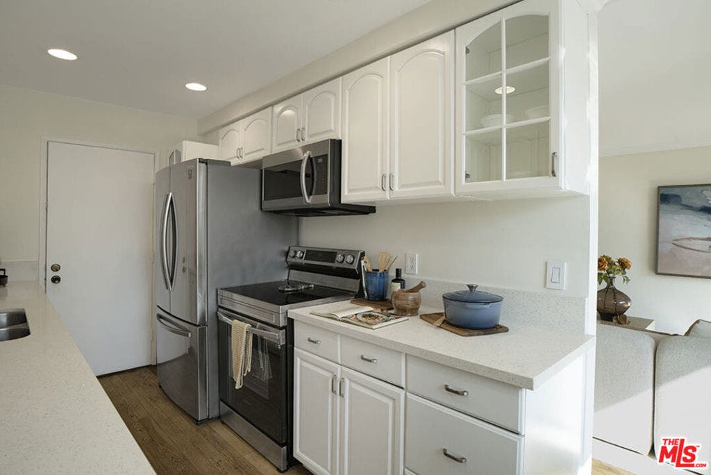 525 N Sycamore Avenue, #306, Los Angeles, CA 90036 525 N Sycamore Avenue, #306, Los Angeles, CA 90036