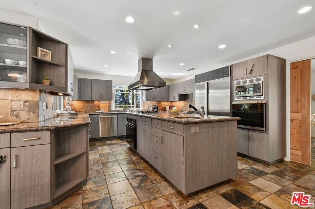 4734 Louise Avenue, Encino, CA 91316 4734 Louise Avenue, Encino, CA 91316