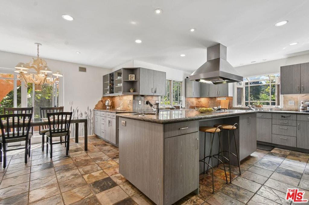 4734 Louise Avenue, Encino, CA 91316 4734 Louise Avenue, Encino, CA 91316