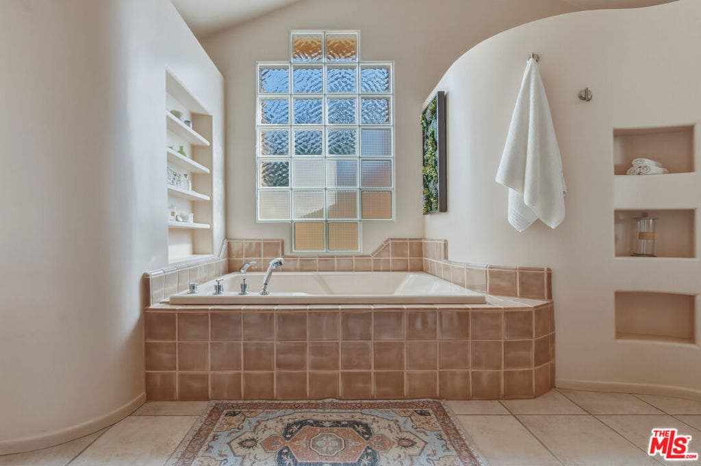 4734 Louise Avenue, Encino, CA 91316 4734 Louise Avenue, Encino, CA 91316