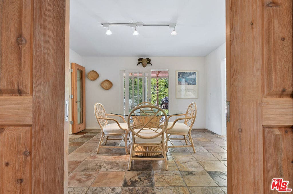 4734 Louise Avenue, Encino, CA 91316 4734 Louise Avenue, Encino, CA 91316
