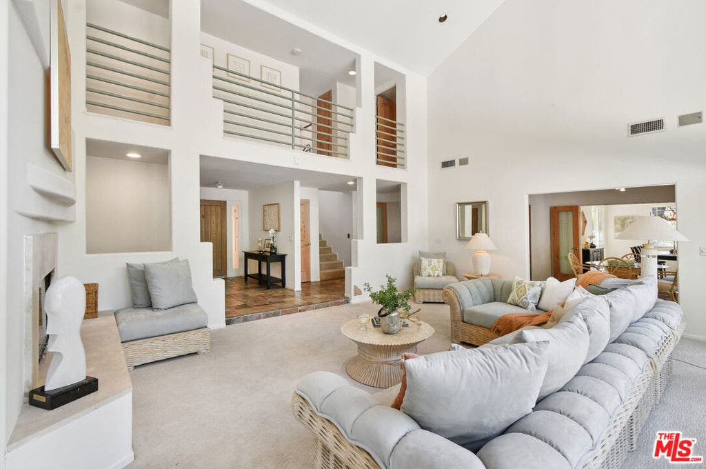 4734 Louise Avenue, Encino, CA 91316 4734 Louise Avenue, Encino, CA 91316