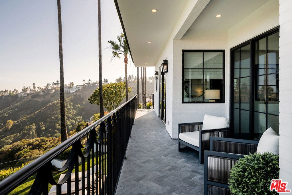 10932 Savona Road, Los Angeles, CA 90077