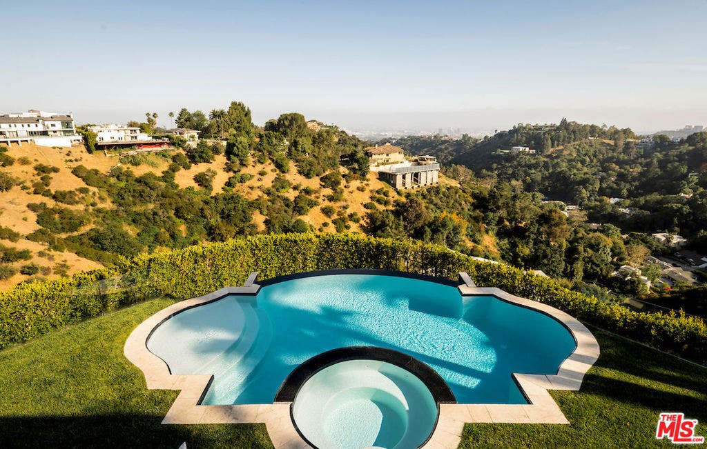 10932 Savona Road, Los Angeles, CA 90077