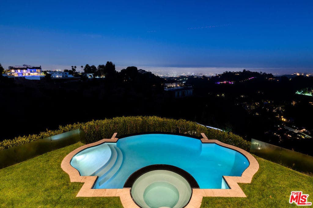 10932 Savona Road, Los Angeles, CA 90077
