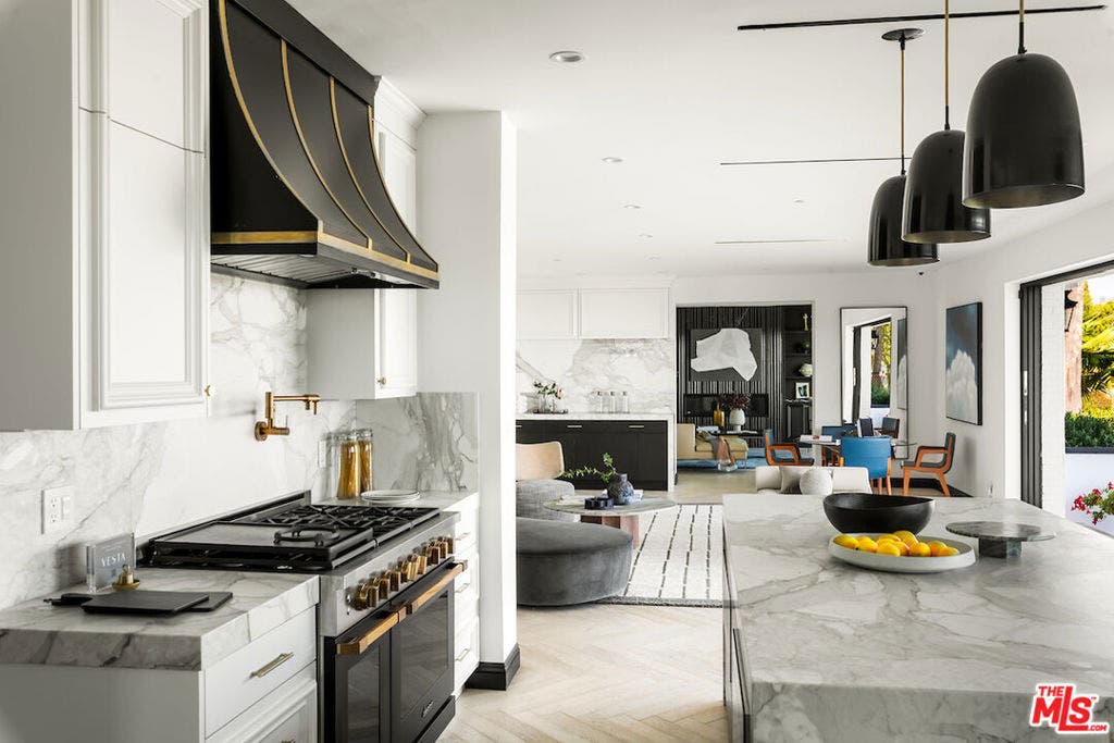 10932 Savona Road, Los Angeles, CA 90077