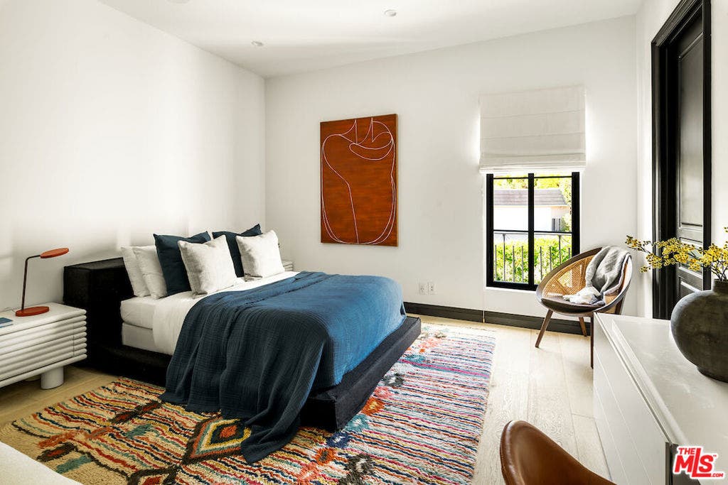 10932 Savona Road, Los Angeles, CA 90077