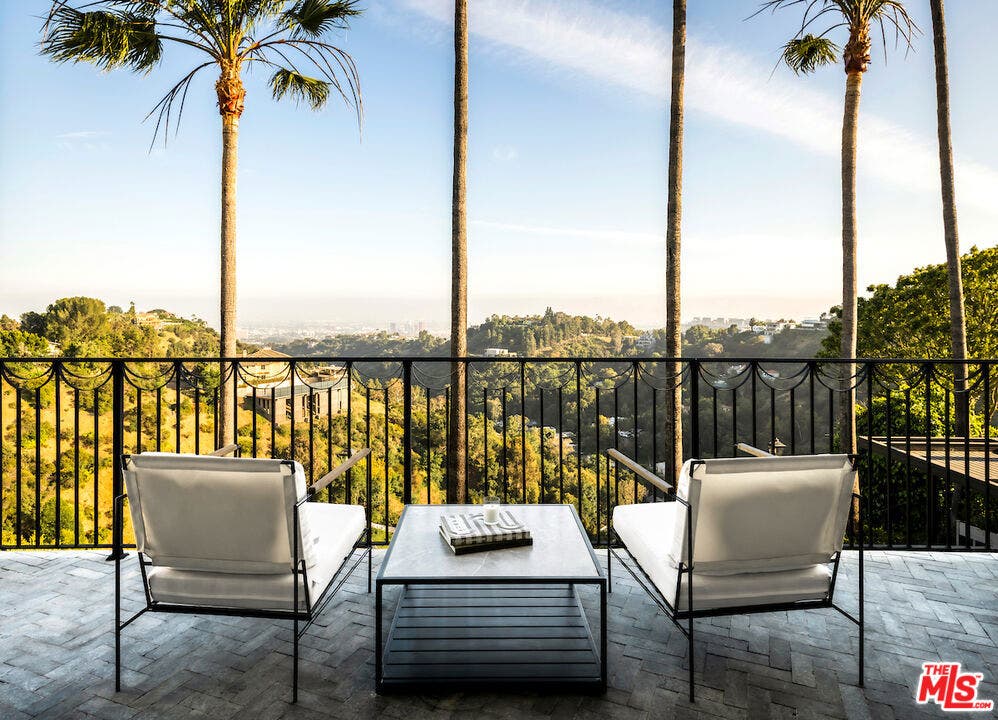 10932 Savona Road, Los Angeles, CA 90077