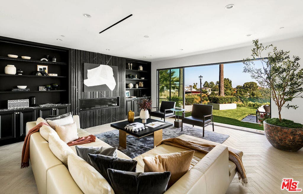 10932 Savona Road, Los Angeles, CA 90077