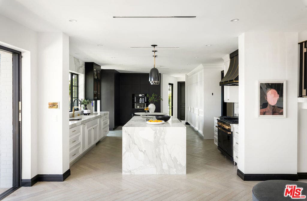 10932 Savona Road, Los Angeles, CA 90077