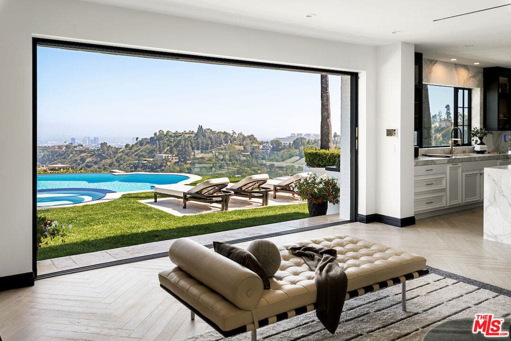 10932 Savona Road, Los Angeles, CA 90077