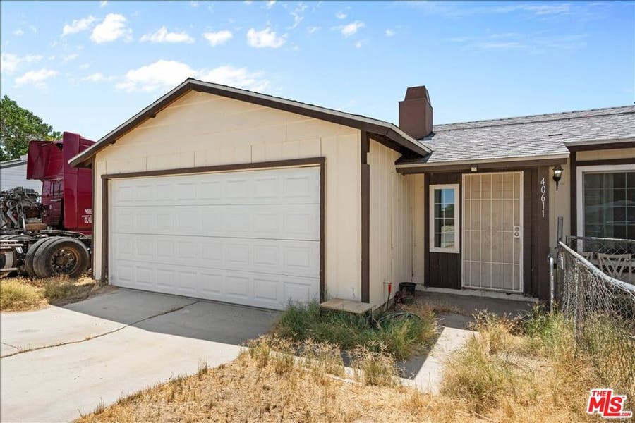 Property photo for 40611 178th Street, Lancaster, CA
