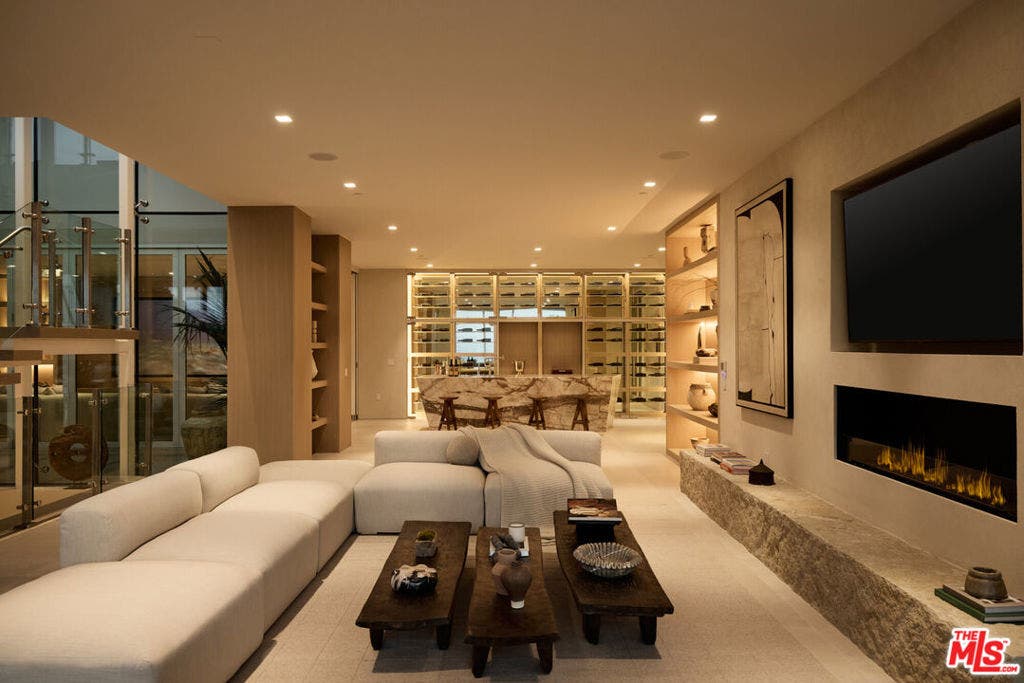 1615 Blue Jay Way, West Hollywood, CA 90069