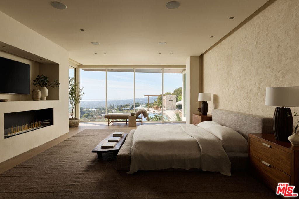 1615 Blue Jay Way, West Hollywood, CA 90069