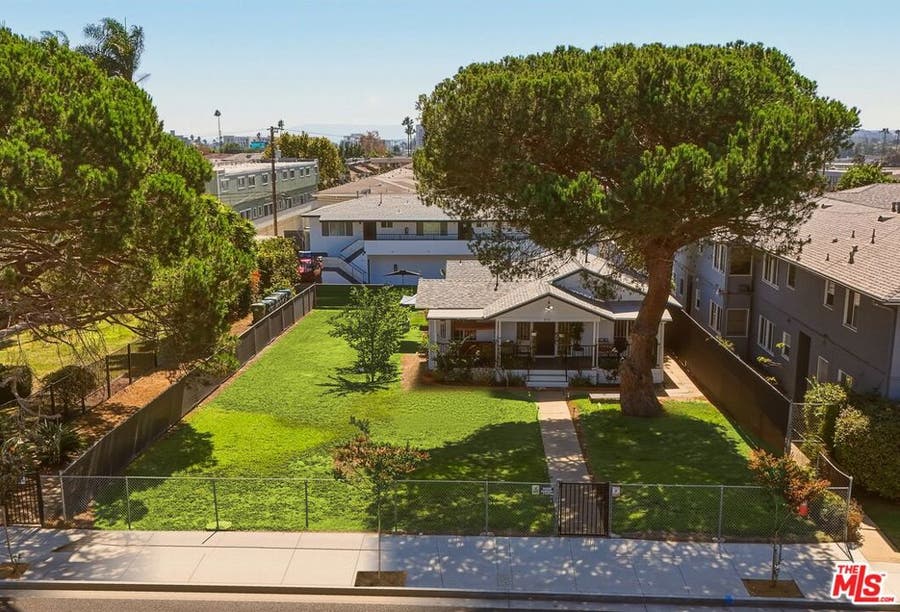 Property photo for 831 Centinela Avenue, Inglewood, CA