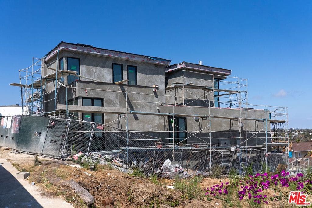 636 Lachman Lane, Pacific Palisades, CA 90272